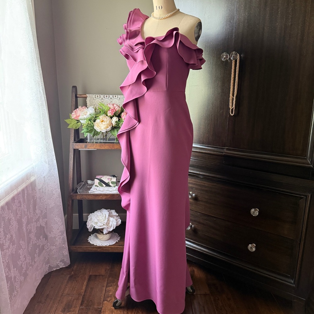 Alexander by Daymor One Shoulder‎ Ruffle Gown Orchid Pink Formal Dress Size 8